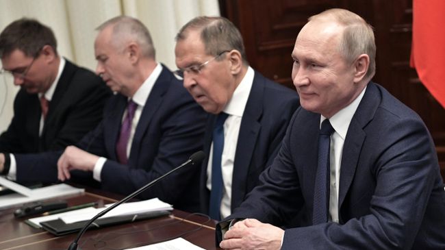 Президент РФ Владимир Путин во время встречи с президентом Турции Реджепом Тайипом Эрдоганом на Международной конференции по Ливии в Берлине Президент РФ Владимир Путин во время встречи с президентом Турции Реджепом Тайипом Эрдоганом на Международной конференции по Ливии в Берлине