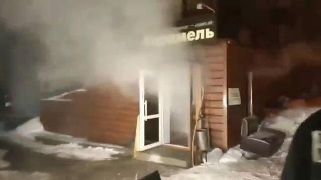 Прорыв трубы в отеле в Перми: кадры МЧС России Прорыв трубы в отеле в Перми: кадры МЧС России