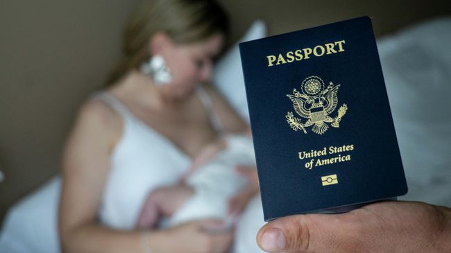 Паспорт гражданина США, выданный новорожденному ребенку Паспорт гражданина США, выданный новорожденному ребенку