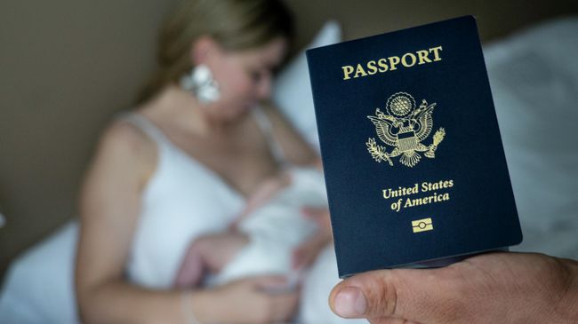 Паспорт гражданина США, выданный новорожденному ребенку Паспорт гражданина США, выданный новорожденному ребенку