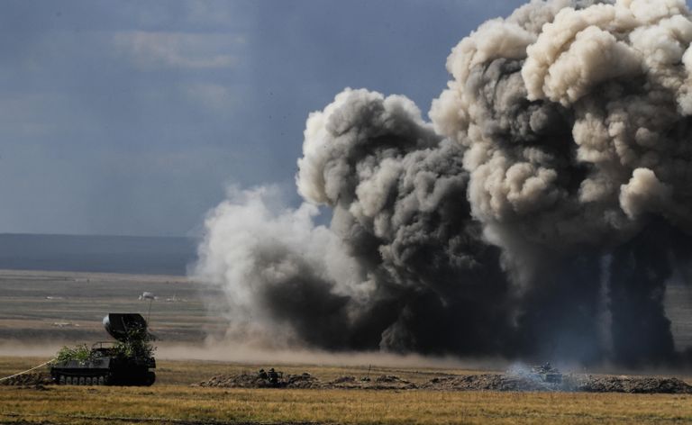 Установка разминирования УР-77 Метеорит во время учений Центр-2019 на полигоне Донгуз