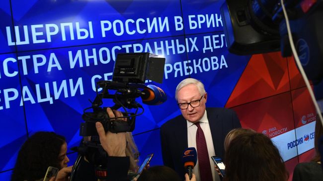 Сергей Рябков отвечает на вопросы журналистов после пресс-конференции, посвященной началу председательства России в БРИКС в 2020 году. 20 января 2020 Сергей Рябков отвечает на вопросы журналистов после пресс-конференции, посвященной началу председательства России в БРИКС в 2020 году. 20 января 2020
