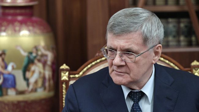 Бывший руководитель Генеральной прокуратуры РФ Юрий Чайка во время встречи с президентом РФ Владимиром Путиным Бывший руководитель Генеральной прокуратуры РФ Юрий Чайка во время встречи с президентом РФ Владимиром Путиным