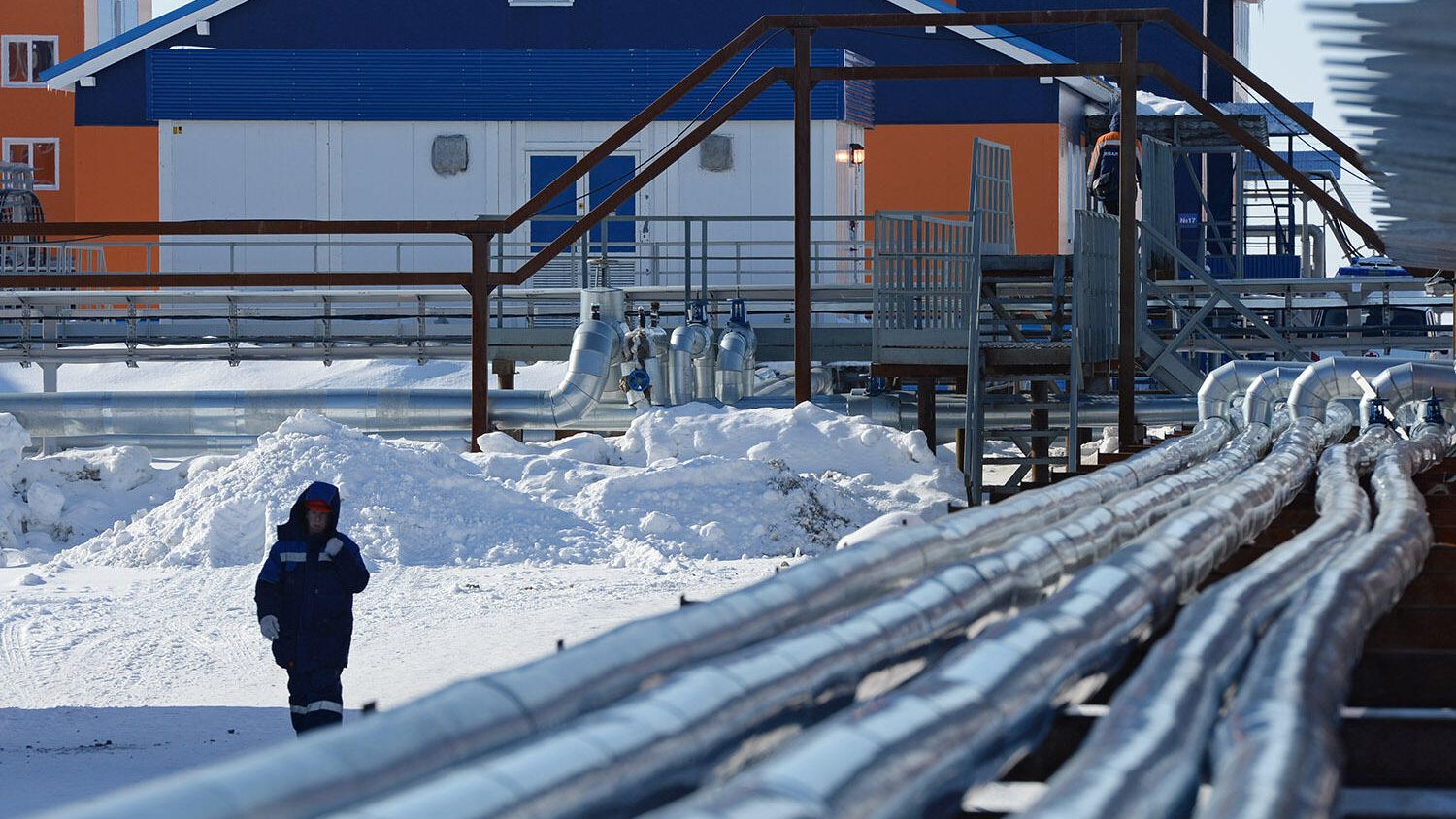 Трубы на территории завода по производству сжиженного природного газа в посёлке Сабетта в Ямало-Ненецком автономном округе Трубы на территории завода по производству сжиженного природного газа в посёлке Сабетта в Ямало-Ненецком автономном округе - РИА Новости, 1920, 22.01.2020