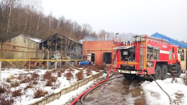 Место пожара в тепличном комплексе в деревне Петровское городского округа Серпухов. 22 января 2020 Место пожара в тепличном комплексе в деревне Петровское городского округа Серпухов. 22 января 2020