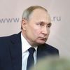 Президент РФ Владимир Путин во время встречи с представителями общественности в Центре культуры и досуга Усманского района Президент РФ Владимир Путин во время встречи с представителями общественности в Центре культуры и досуга Усманского района