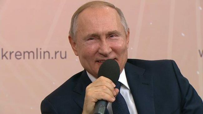 Муж — молодец: Путин пошутил об улучшении рождаемости в России Муж — молодец: Путин пошутил об улучшении рождаемости в России