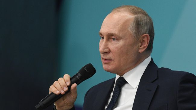 Президент РФ Владимир Путин проводит встречу со студентами ведущих вузов, преподавателями, учениками школ и учителями в образовательном центре Сириус в Сочи Президент РФ Владимир Путин проводит встречу со студентами ведущих вузов, преподавателями, учениками школ и учителями в образовательном центре Сириус в Сочи