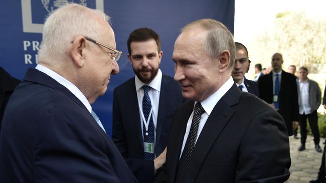 Президент РФ Владимир Путин и президент Израиля Реувен Ривлин во время встречи в Иерусалиме Президент РФ Владимир Путин и президент Израиля Реувен Ривлин во время встречи в Иерусалиме