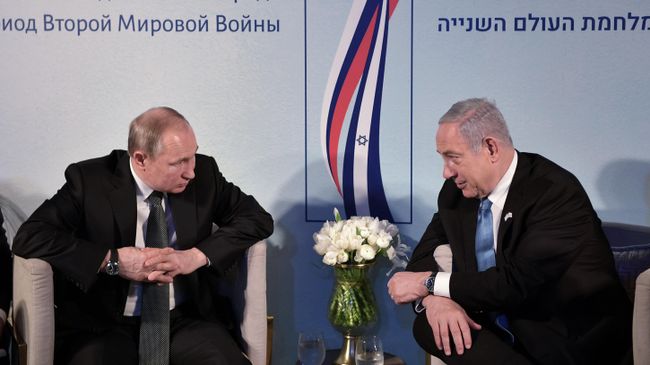 Президент РФ Владимир Путин и премьер-министр Биньямин Нетаньяху на церемонии открытия памятника жителям и защитникам блокадного Ленинграда Свеча памяти Президент РФ Владимир Путин и премьер-министр Биньямин Нетаньяху на церемонии открытия памятника жителям и защитникам блокадного Ленинграда Свеча памяти