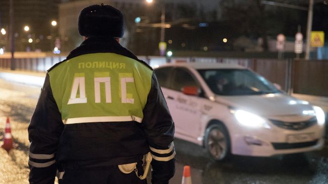 Сотрудник ДПС ГИБДД в Москве Сотрудник ДПС ГИБДД в Москве