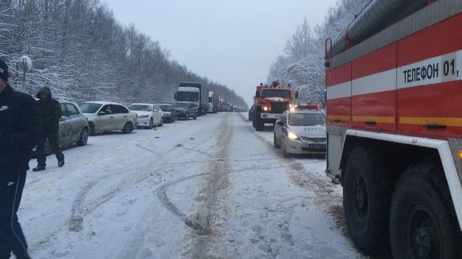 Автомобили спасательных служб на месте ДТП в Пермском крае Автомобили спасательных служб на месте ДТП в Пермском крае