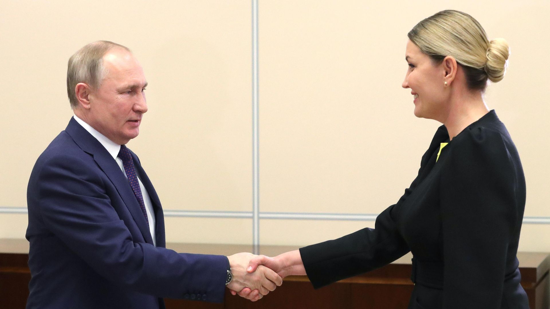 Президент РФ Владимир Путин и генеральный директор Агентства стратегических инициатив по продвижению новых проектов Светлана Чупшева во время встречи Президент РФ Владимир Путин и генеральный директор Агентства стратегических инициатив по продвижению новых проектов Светлана Чупшева во время встречи - РИА Новости, 1920, 05.11.2020