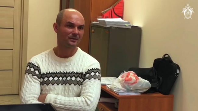 Виктор Гаврилов во время допроса в Следственном комитете. Стоп-кадр видео Виктор Гаврилов во время допроса в Следственном комитете. Стоп-кадр видео
