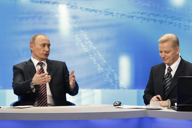 Прямая линия с премьер-министром РФ Владимиром Путиным Прямая линия с премьер-министром РФ Владимиром Путиным