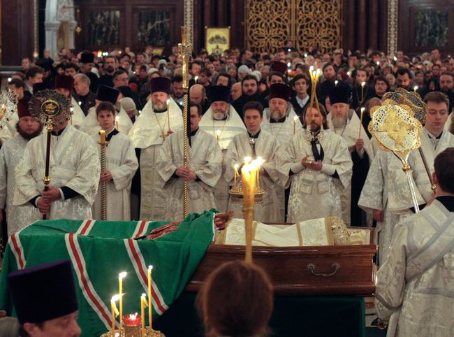 Церемония прощания с патриархом Московским и всея Руси Алексием II в храме Христа Спасителя