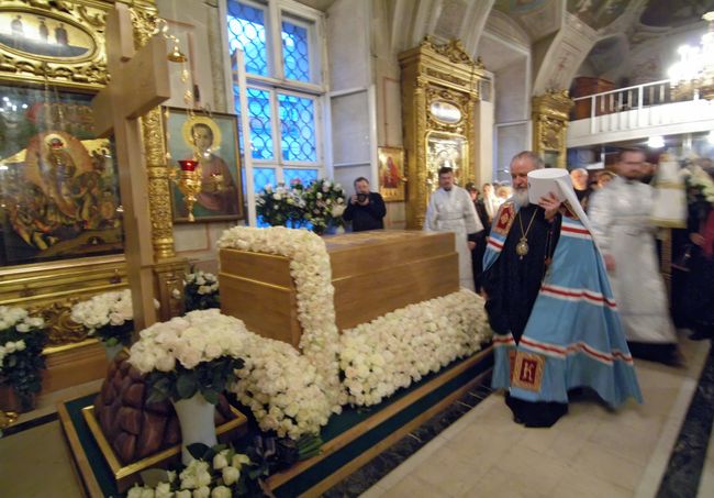Литургия и панихида на девятый день после кончины патриарха Московского и всея Руси Алексия II