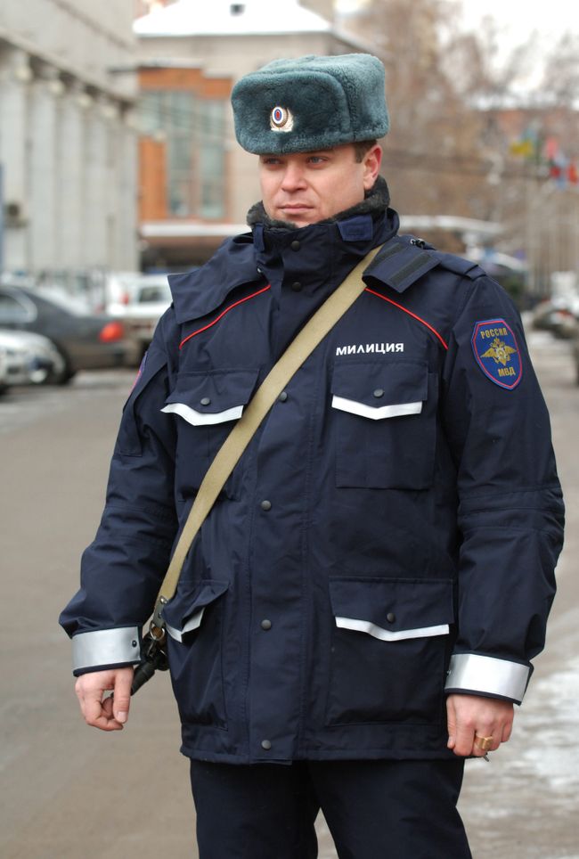 Московская милиция накануне Рождества усилила охрану храмов