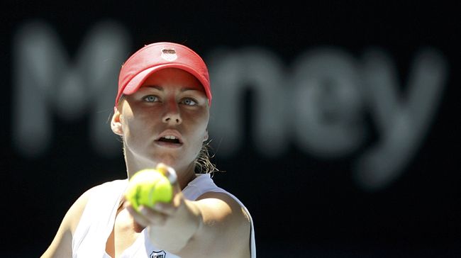 Вера Звонарева в матче против Марион Бартоли на Australian Open Вера Звонарева в матче против Марион Бартоли на Australian Open