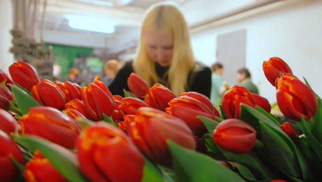 В канун Международного женского дня. Архив