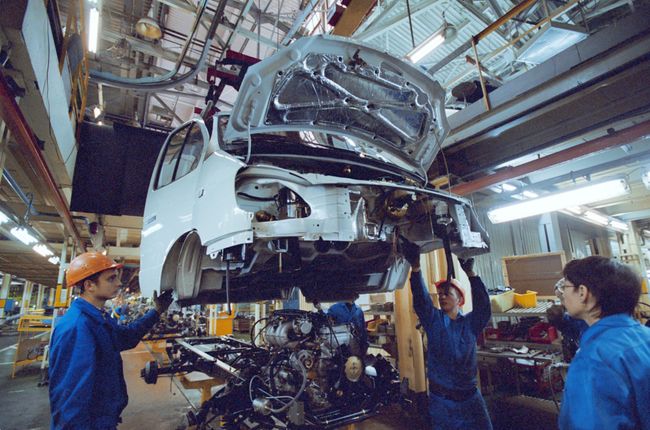 В сборочном цехе автомобиля Газель. Архив