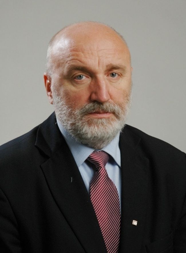 Премьер-министр Латвии Годманис подал в отставку