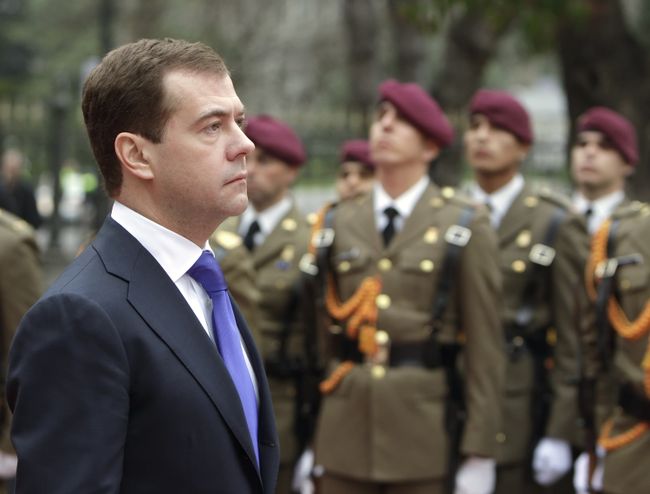 Дмитрий Медведев во время визита в Испанию Дмитрий Медведев во время визита в Испанию