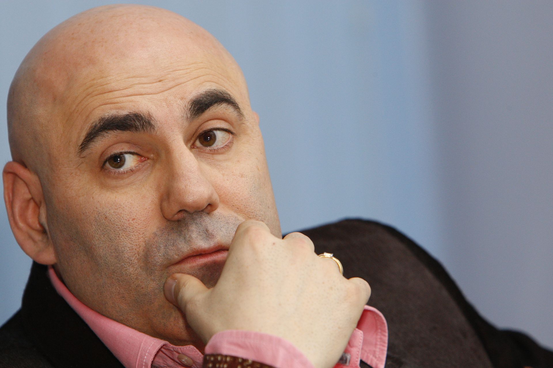 Иосиф Пригожин дал пресс-конференцию Скандал на Евровидении-2009 Иосиф Пригожин дал пресс-конференцию Скандал на Евровидении-2009 - РИА Новости, 1920, 17.04.2025