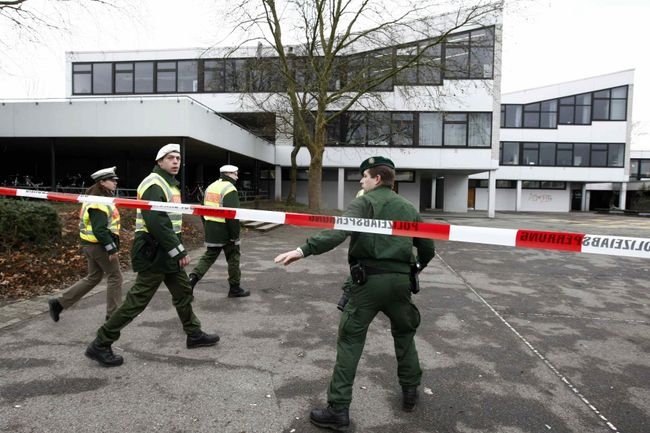 Более 8 тысяч человек эвакуированы в Германии из-за авиабомбы