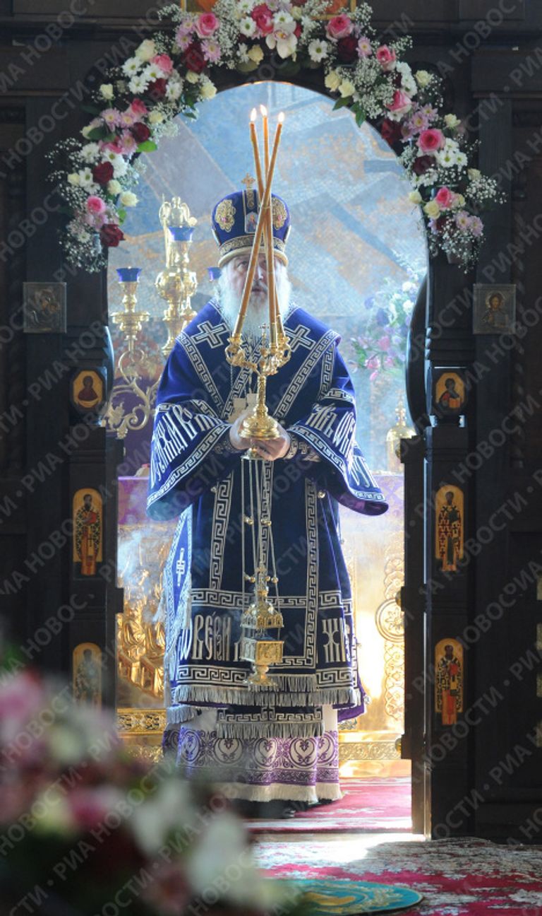 Патриарх Кирилл проводит Божественную Литургию в храме Св. мученицы Татианы при МГУ им.М.В.Ломоносова Патриарх Кирилл проводит Божественную Литургию в храме Св. мученицы Татианы при МГУ им.М.В.Ломоносова