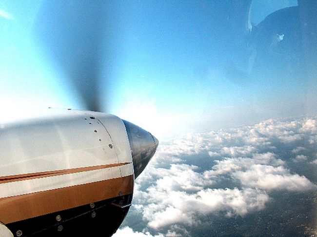 Airbus с 215 пассажирами пропал над Атлантикой - агентство Airbus с 215 пассажирами пропал над Атлантикой - агентство