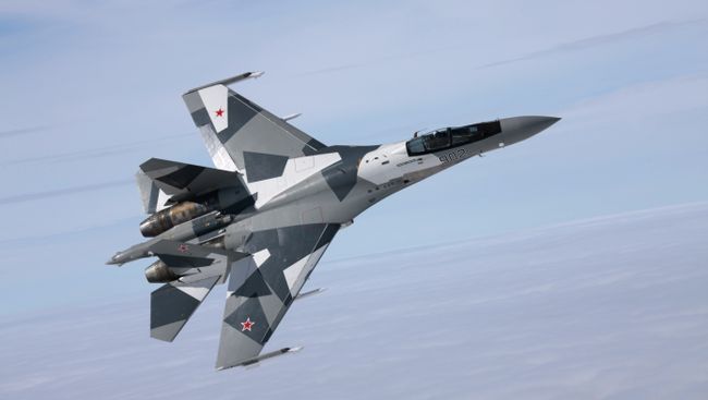 Истребитель Су-35