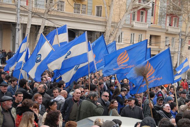 Грузинская оппозиция добралась до футбола