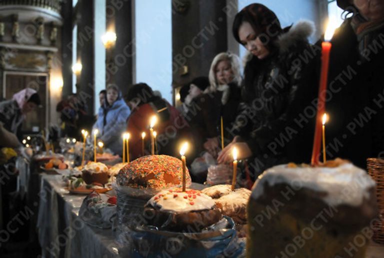 Пасхальное праздничное богослужение в Санкт-Петербурге Пасхальное праздничное богослужение в Санкт-Петербурге