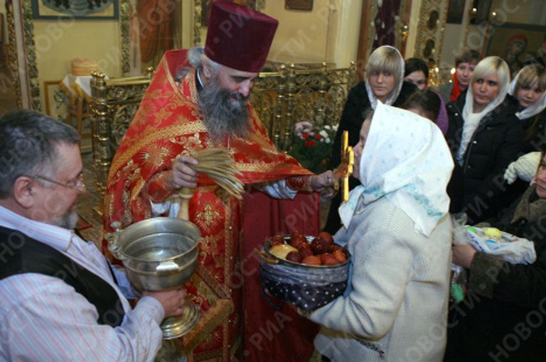 Пасхальное праздничное богослужение в Казани Пасхальное праздничное богослужение в Казани
