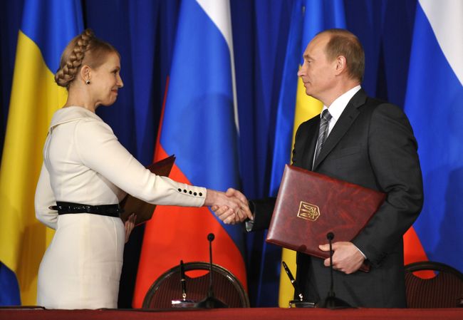 Премьеры России и Украины обсудили по телефону сотрудничество стран