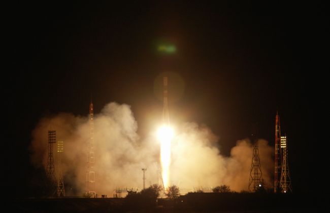 Космический грузовик Прогресс с модулем Поиск пристыковался к МКС Космический грузовик Прогресс с модулем Поиск пристыковался к МКС