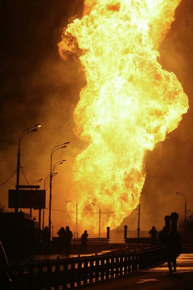 Магистральный газопровод горит в Ингушетии Магистральный газопровод горит в Ингушетии