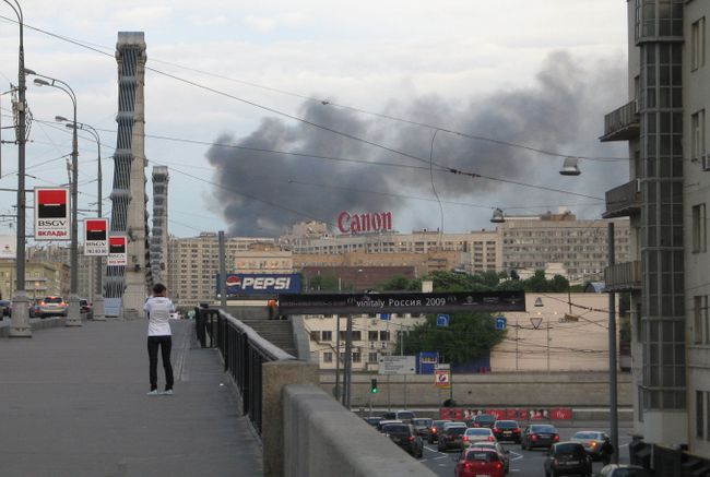Крупный пожар в административном здании в центре Москвы
