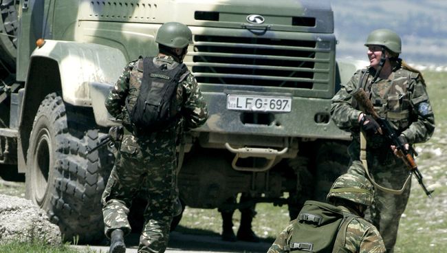 Войска НАТО на учениях. Архивное фото Войска НАТО на учениях. Архивное фото