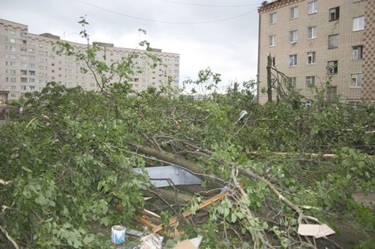 Последствия торнадо в Краснозаводске Последствия торнадо в Краснозаводске