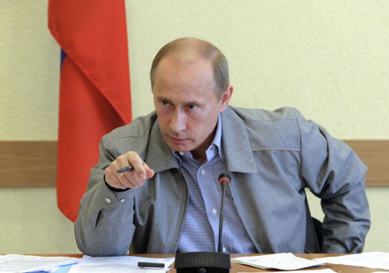 Владимир Путин провел совещание в городе Пикалево