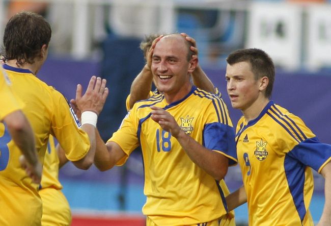 Полузащитник Сергей Назаренко (в центре) и его партнеры по сборной Украины