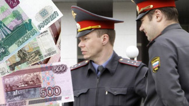 Охранявший СФ милиционер нашел крупную сумму денег и вернул их владельцу Охранявший СФ милиционер нашел крупную сумму денег и вернул их владельцу