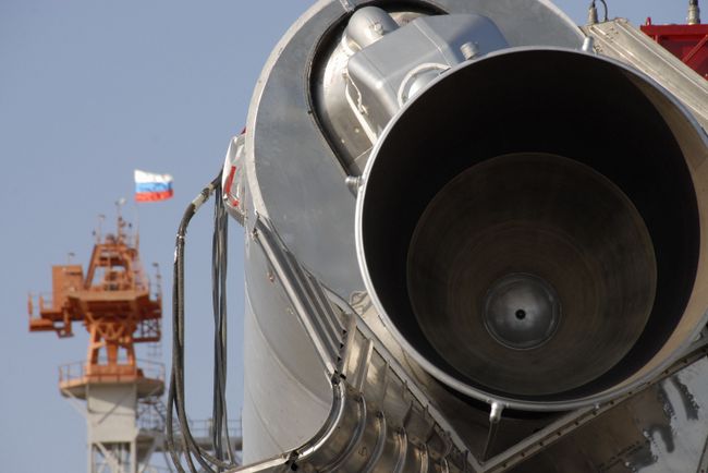Подготовка к запуску ракеты-носителя Подготовка к запуску ракеты-носителя