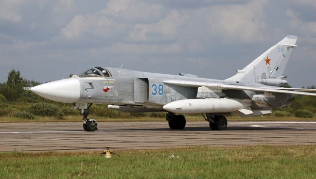 Боевой самолет Су-24