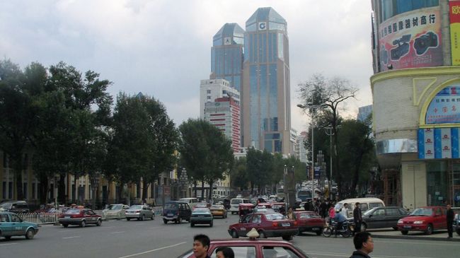 На центральной улице г. Харбина На центральной улице г. Харбина