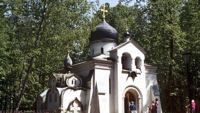 Церковь Спаса Нерукотворного в музее-заповеднике Абрамцево. Архивное фото Церковь Спаса Нерукотворного в музее-заповеднике Абрамцево. Архивное фото