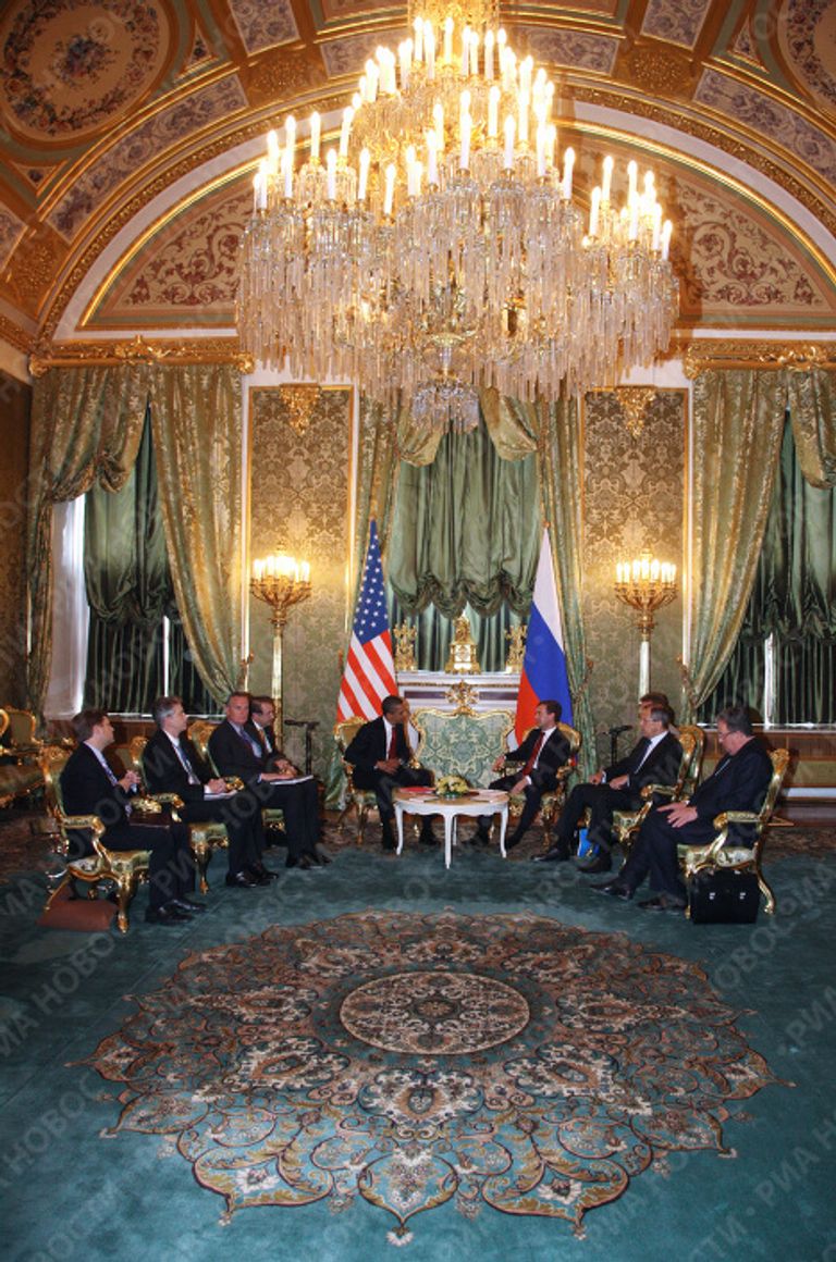 Встреча президента РФ Д.Медведева и президента США Б. Обамы в Кремле Встреча президента РФ Д.Медведева и президента США Б. Обамы в Кремле