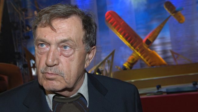 Писатель Василий Аксенов